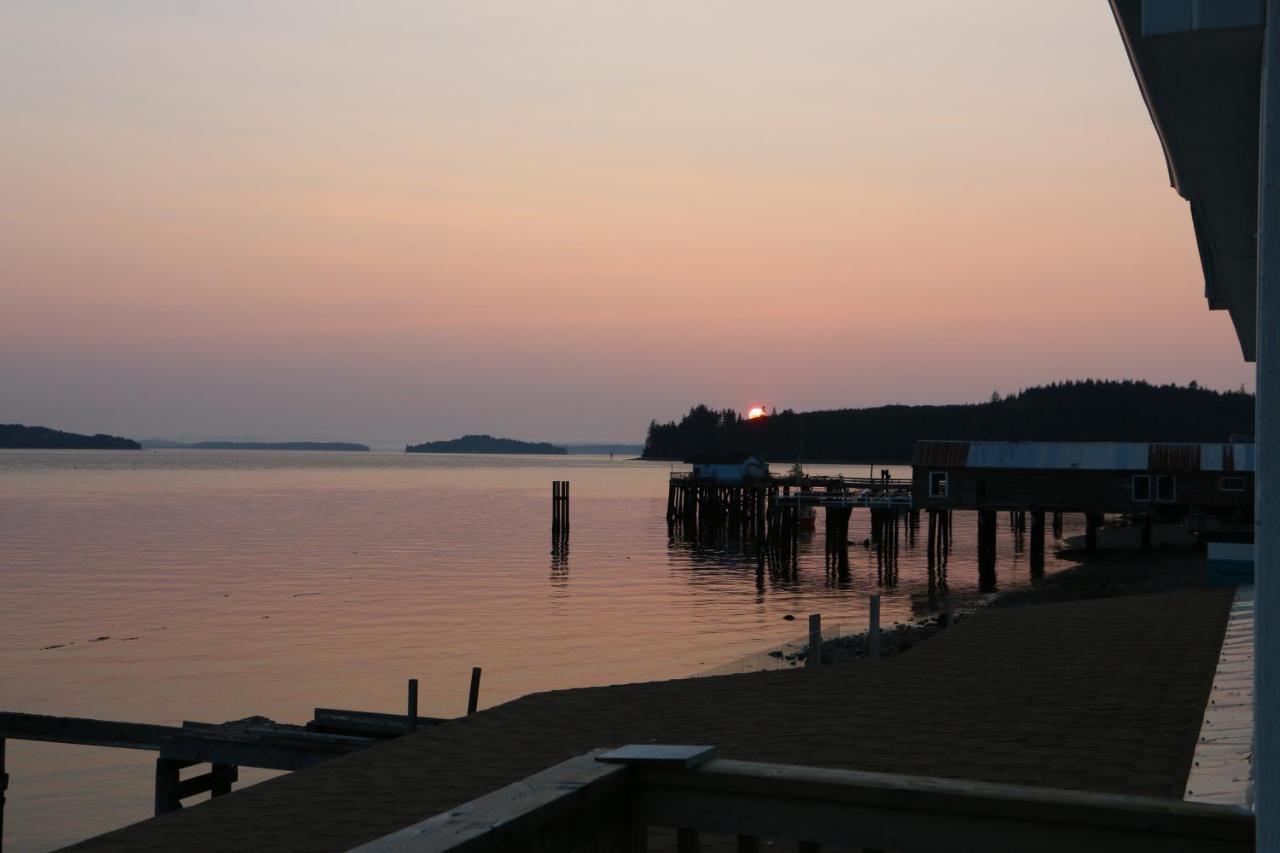 Nimpkish Hotel Alert Bay ภายนอก รูปภาพ